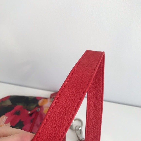 COPY - Soprano Spring Floral Print Motif Glazed Leather Convertible Crossbody B… - Picture 10 of 16